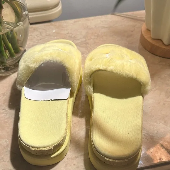 Ugg Yellow Fuzzy Fur Slide Sandals - Picture 4 of 8
